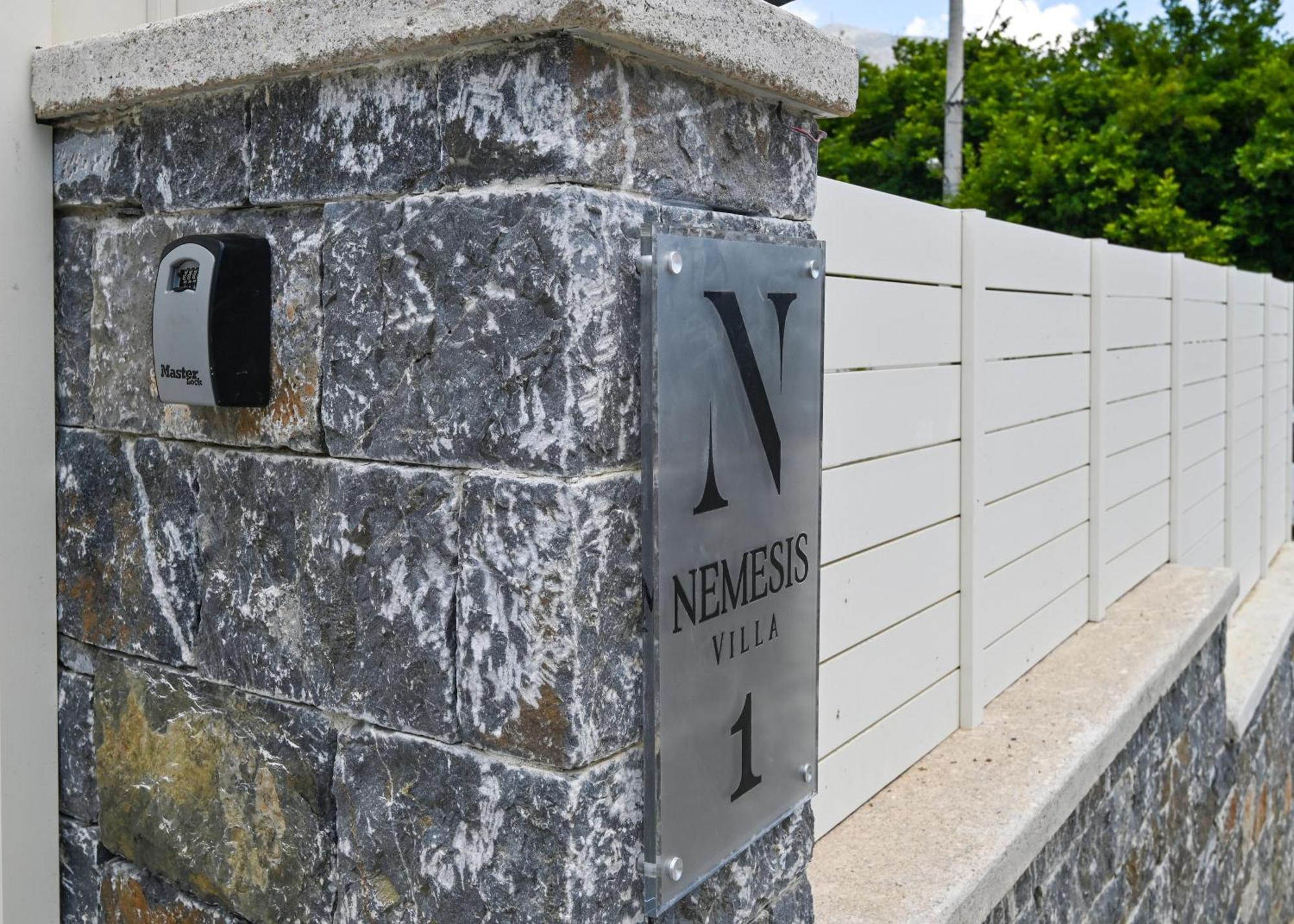 Nemesis Villas Плакиас Екстериор снимка